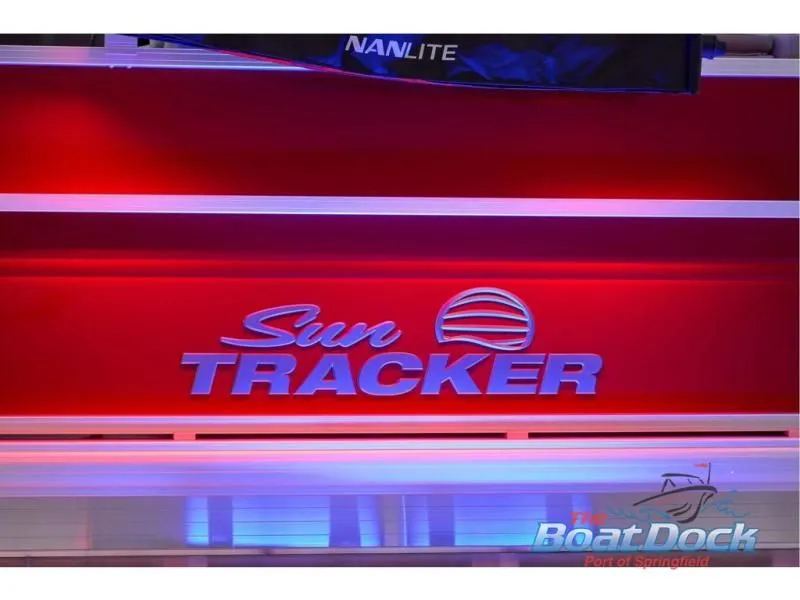 Slide: The Image of Party Barge 22 DLX 2026 - 102