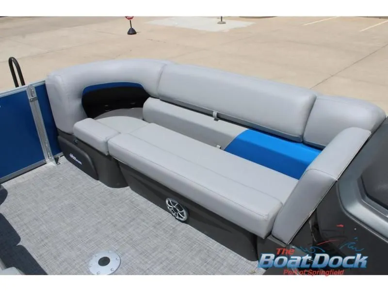 Slide: The Image of Party Barge 22 DLX 2026 - 11