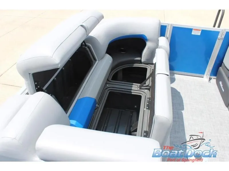 Slide: The Image of Party Barge 22 DLX 2026 - 14