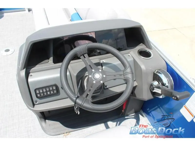 Slide: The Image of Party Barge 22 DLX 2026 - 17