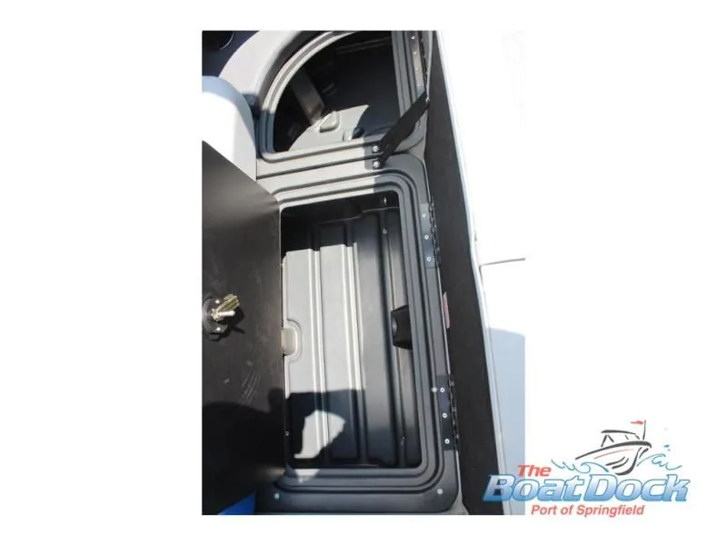 Slide: The Image of Party Barge 22 DLX 2026 - 24