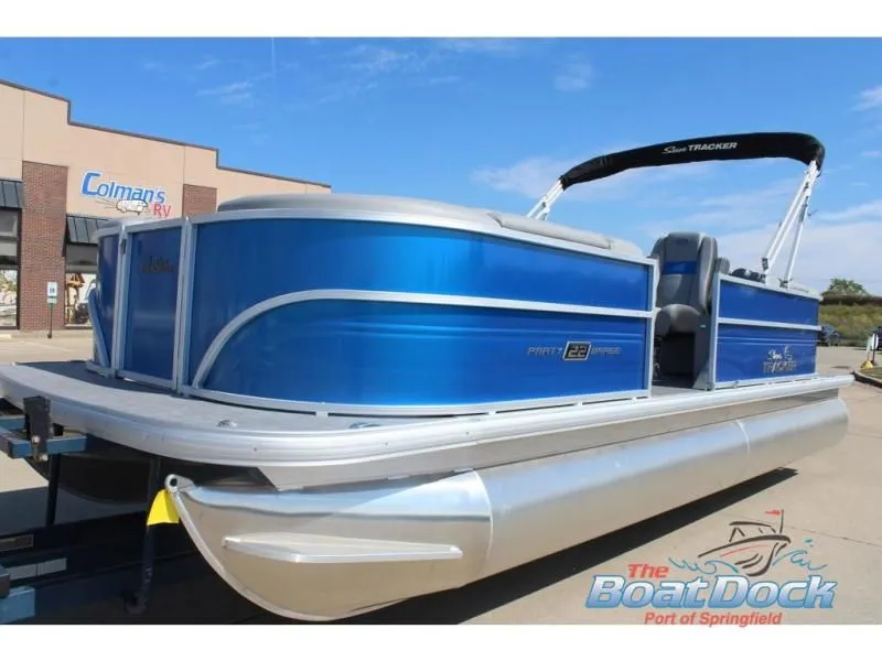 Slide: The Image of Party Barge 22 DLX 2026 - 5