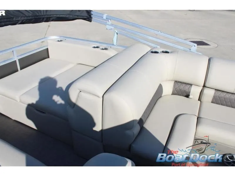 Slide: The Image of Party Barge 22 RF DLX 2025 - 11