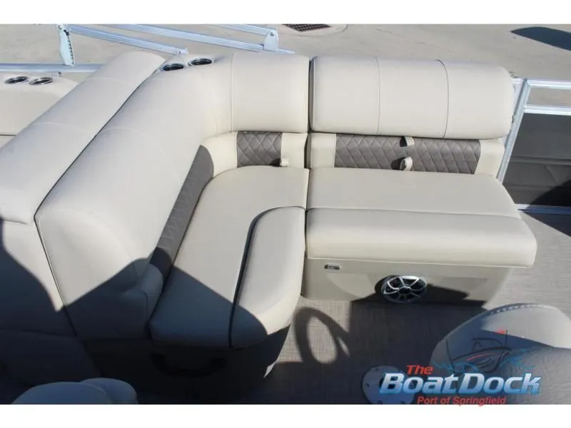 Slide: The Image of Party Barge 22 RF DLX 2025 - 15