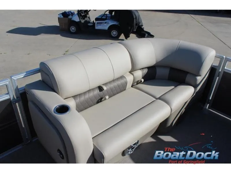 Slide: The Image of Party Barge 22 RF DLX 2025 - 22