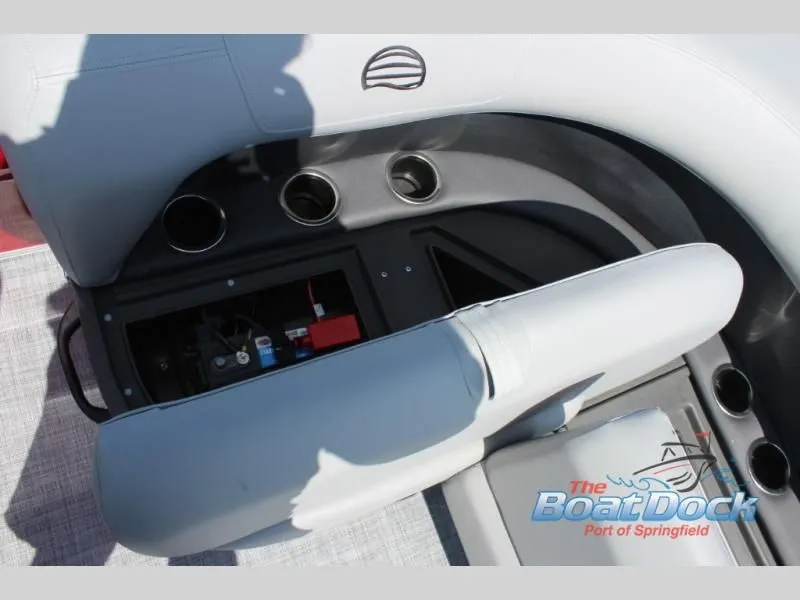 Slide: The Image of Party Barge 16 DLX 2026 - 19