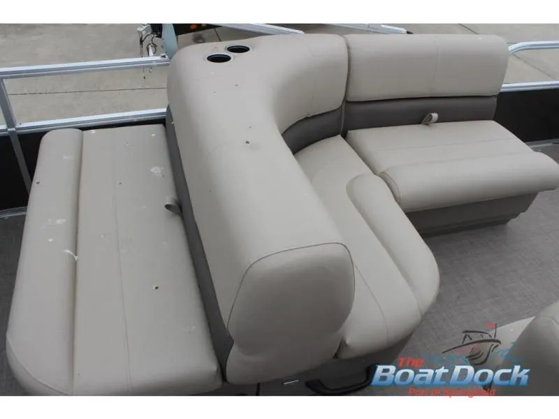 Slide: The Image of Party Barge 18 DLX 2025 - 10