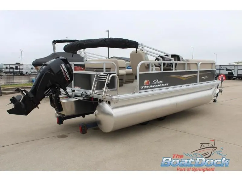 Slide: The Image of Party Barge 18 DLX 2025 - 4