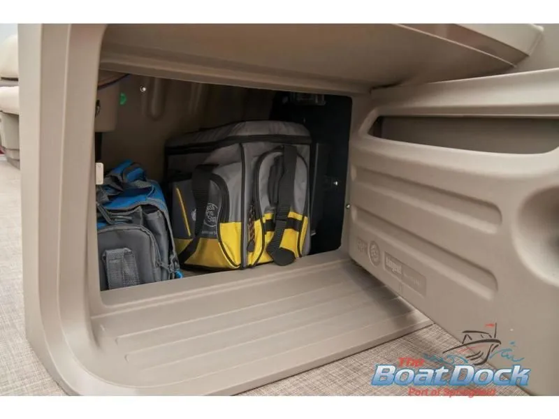 Slide: The Image of Party Barge 18 DLX 2025 - 41