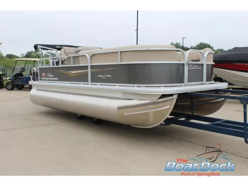 Slide: The Image of Party Barge 18 DLX 2025 - 6