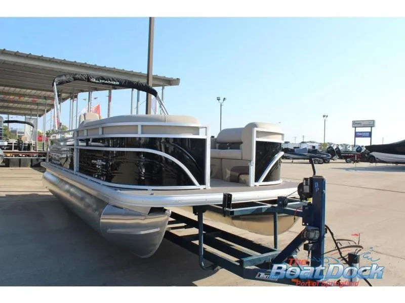 Slide: The Image of Sportfish 22 DLX 2025 - 5