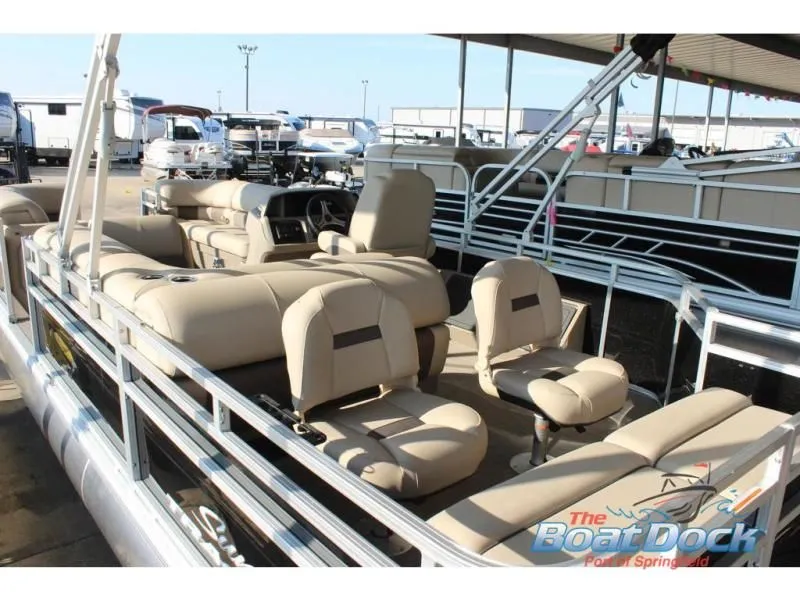 Slide: The Image of Sportfish 22 DLX 2025 - 6