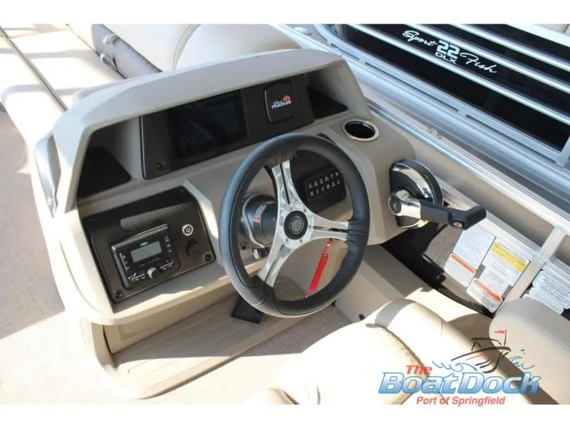 Slide: The Image of Sportfish 22 DLX 2025 - 8