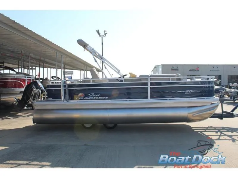 The Image of Fishin' Barge 20 DLX 2025 - 1