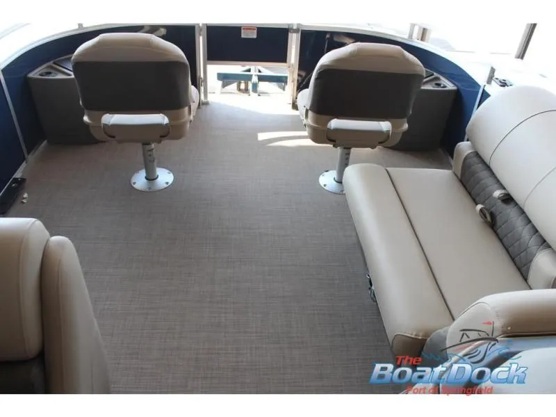 Slide: The Image of Fishin' Barge 20 DLX 2025 - 10