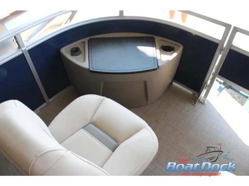 Slide: The Image of Fishin' Barge 20 DLX 2025 - 11