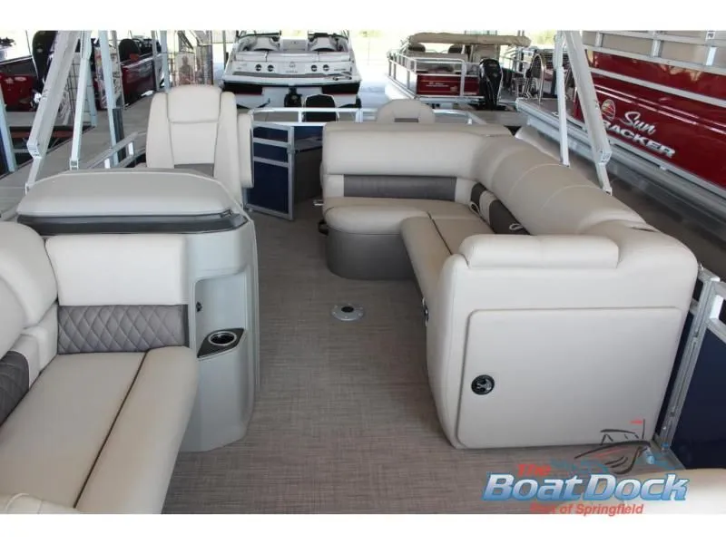 Slide: The Image of Fishin' Barge 20 DLX 2025 - 14