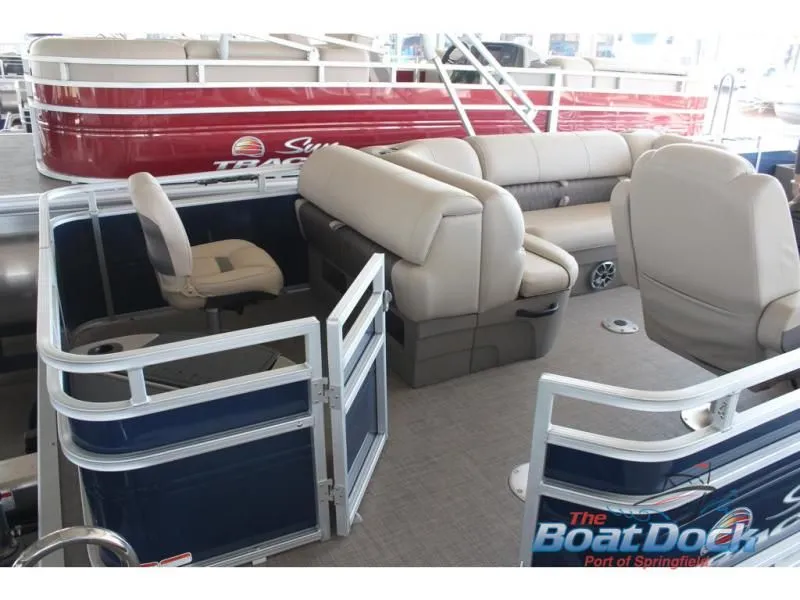 Slide: The Image of Fishin' Barge 20 DLX 2025 - 5