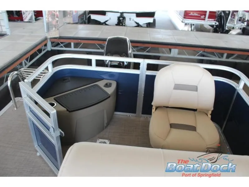 Slide: The Image of Fishin' Barge 20 DLX 2025 - 8