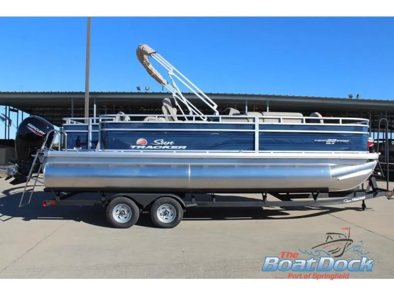 The Image of Fishin' Barge 22 DLX 2025 - 1