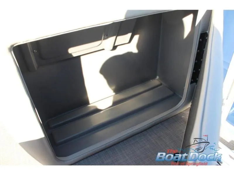 Slide: The Image of Fishin' Barge 22 DLX 2025 - 10