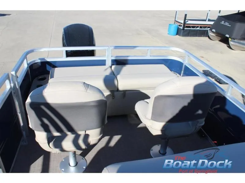 Slide: The Image of Fishin' Barge 22 DLX 2025 - 15