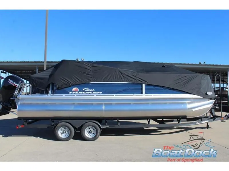 Slide: The Image of Fishin' Barge 22 DLX 2025 - 4