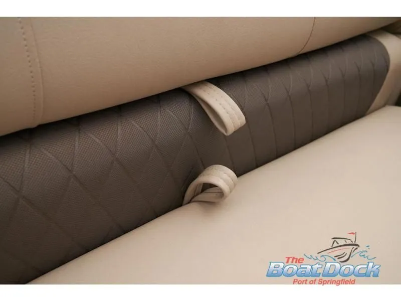 Slide: The Image of Fishin' Barge 22 DLX 2025 - 62