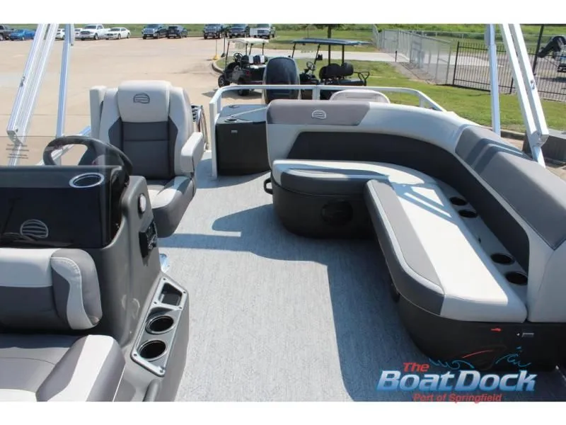 Slide: The Image of Bass Buggy 18 DLX 2026 - 14