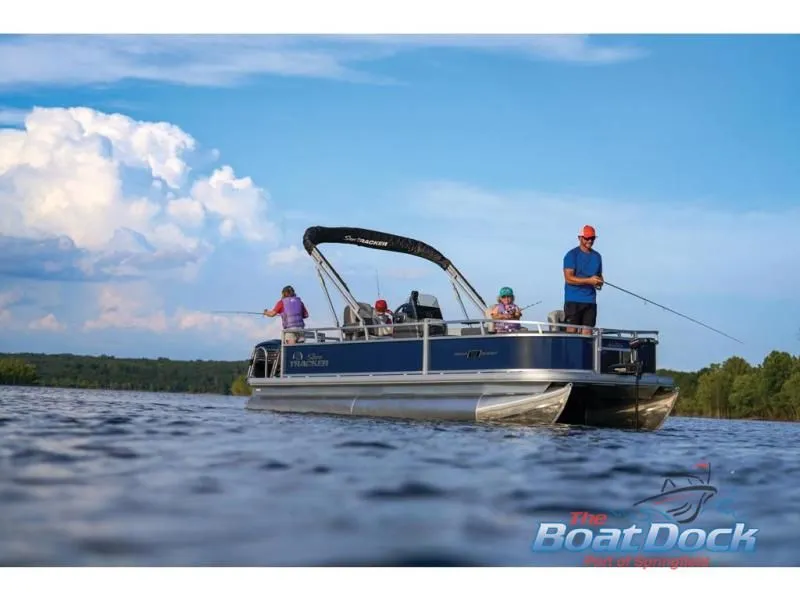 Slide: The Image of Bass Buggy 18 DLX 2026 - 30