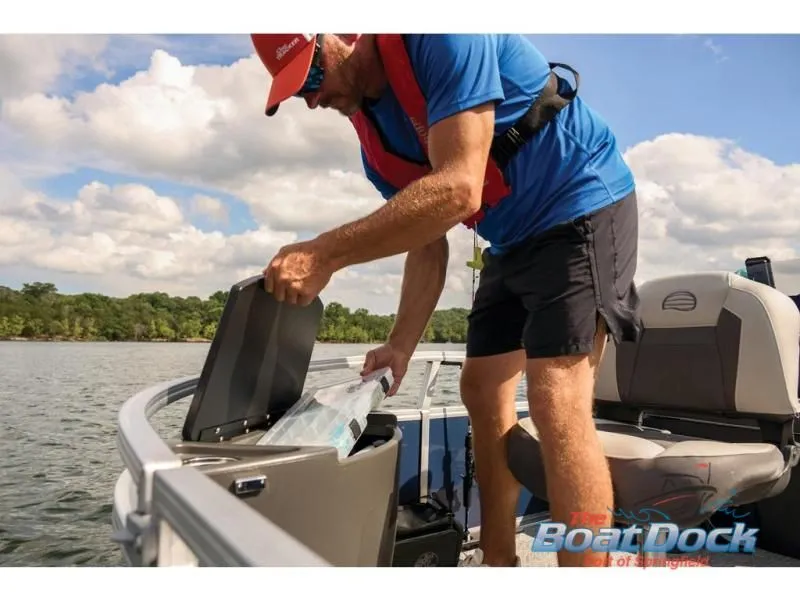 Slide: The Image of Bass Buggy 18 DLX 2026 - 32