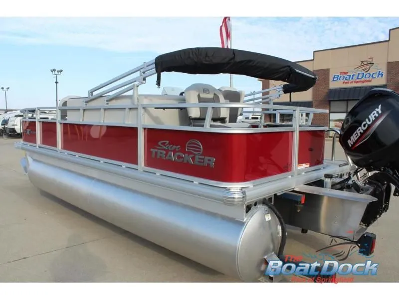 Slide: The Image of Bass Buggy 18 DLX 2026 - 6