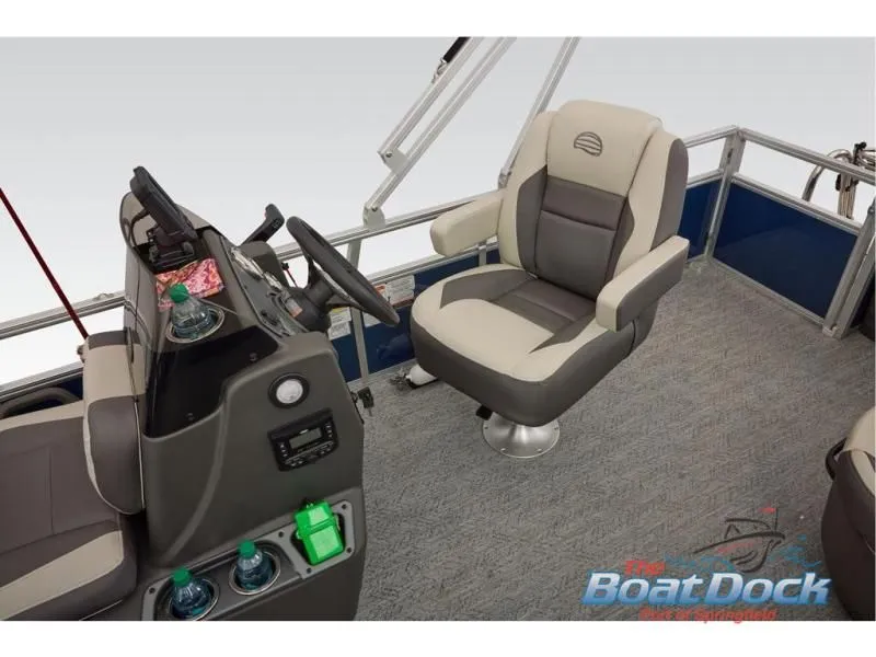 Slide: The Image of Bass Buggy 18 DLX 2026 - 70