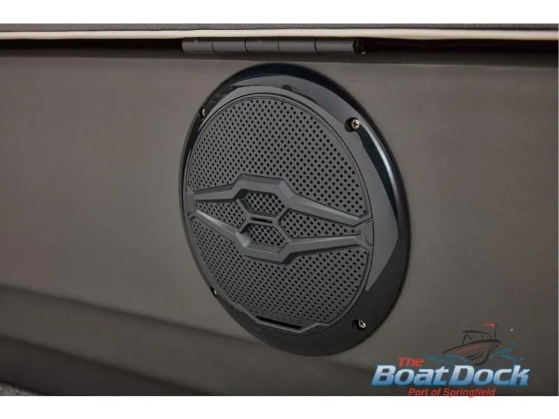 Slide: The Image of Bass Buggy 18 DLX 2026 - 86