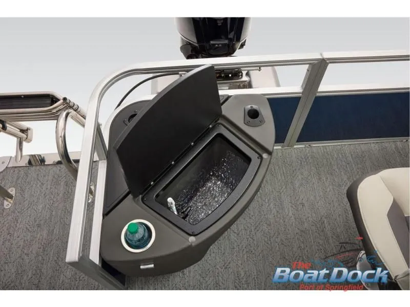 Slide: The Image of Bass Buggy 18 DLX 2026 - 90