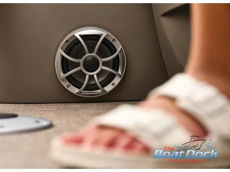 Slide: The Image of Sportfish 22 DLX 2025 - 102