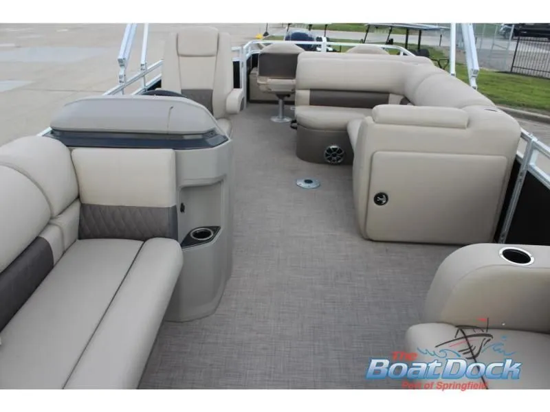 Slide: The Image of Sportfish 22 DLX 2025 - 11