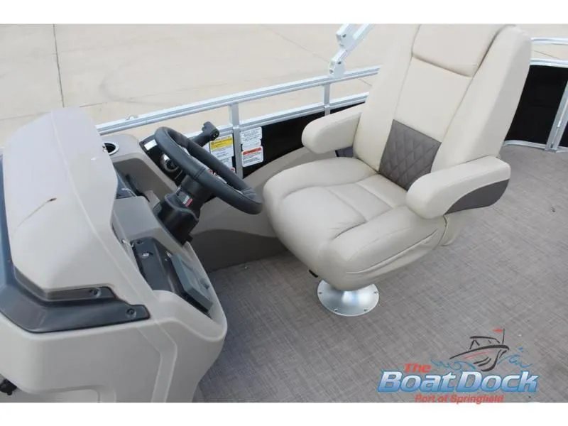 Slide: The Image of Sportfish 22 DLX 2025 - 18