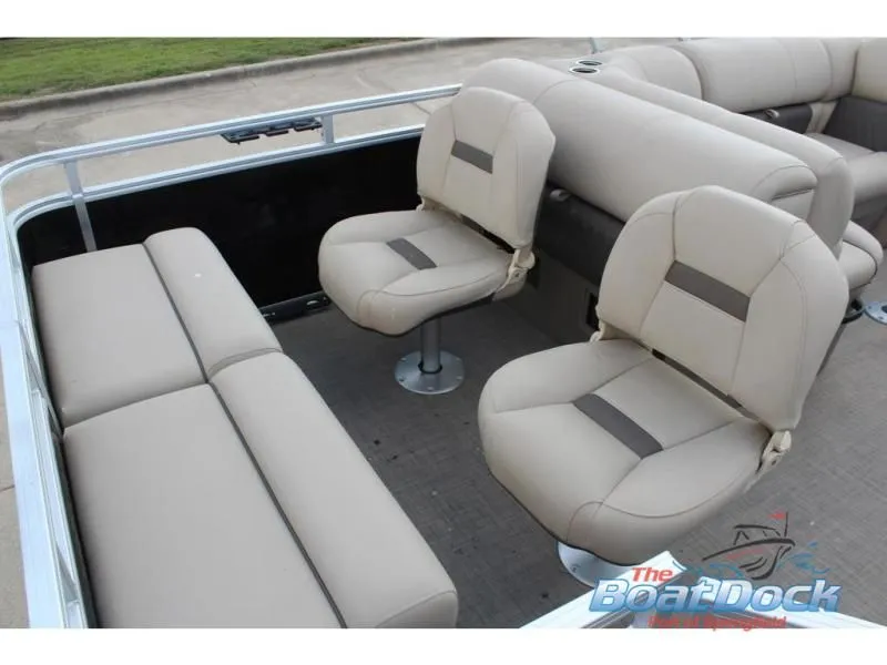 Slide: The Image of Sportfish 22 DLX 2025 - 23