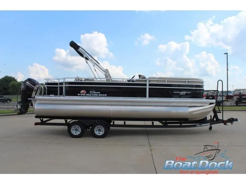 Slide: The Image of Sportfish 22 DLX 2025 - 6