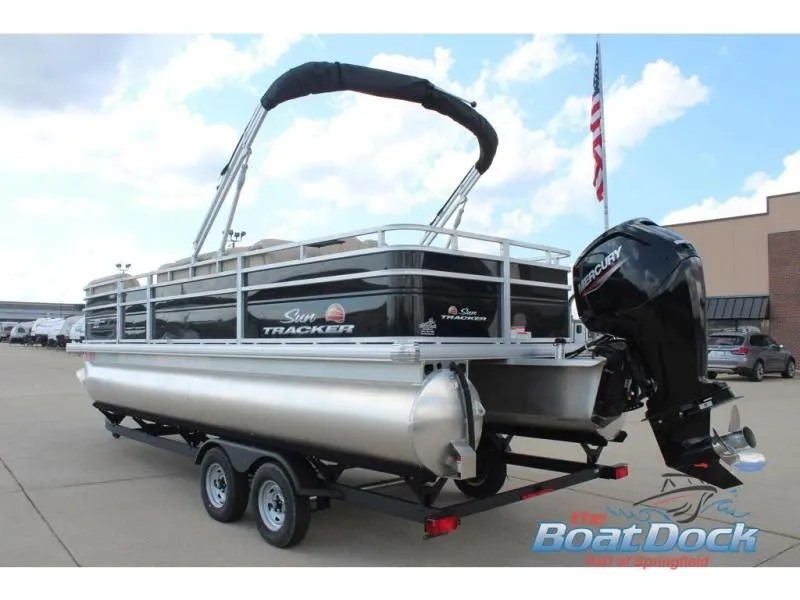 Slide: The Image of Sportfish 22 DLX 2025 - 9