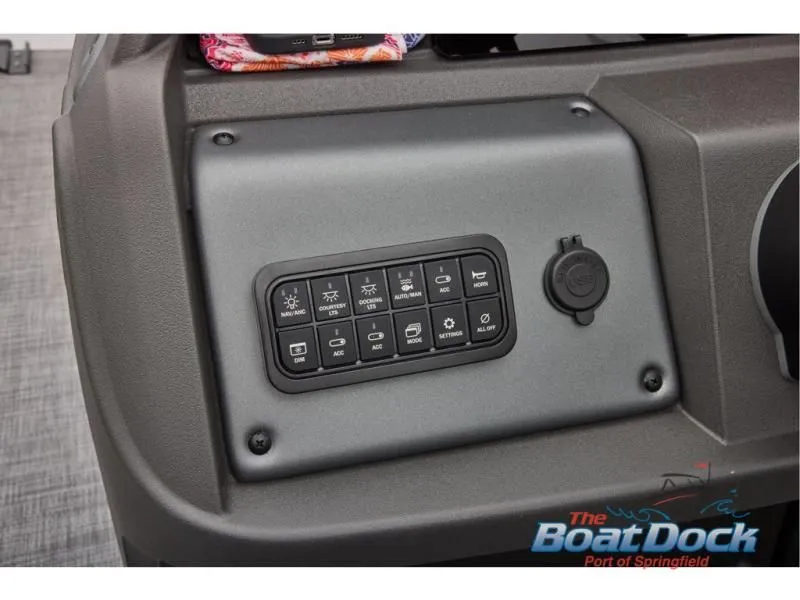 Slide: The Image of Sportfish 20 DLX 2026 - 43