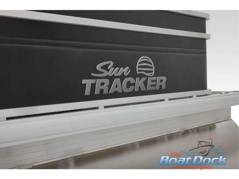 Slide: The Image of Sportfish 20 DLX 2026 - 70