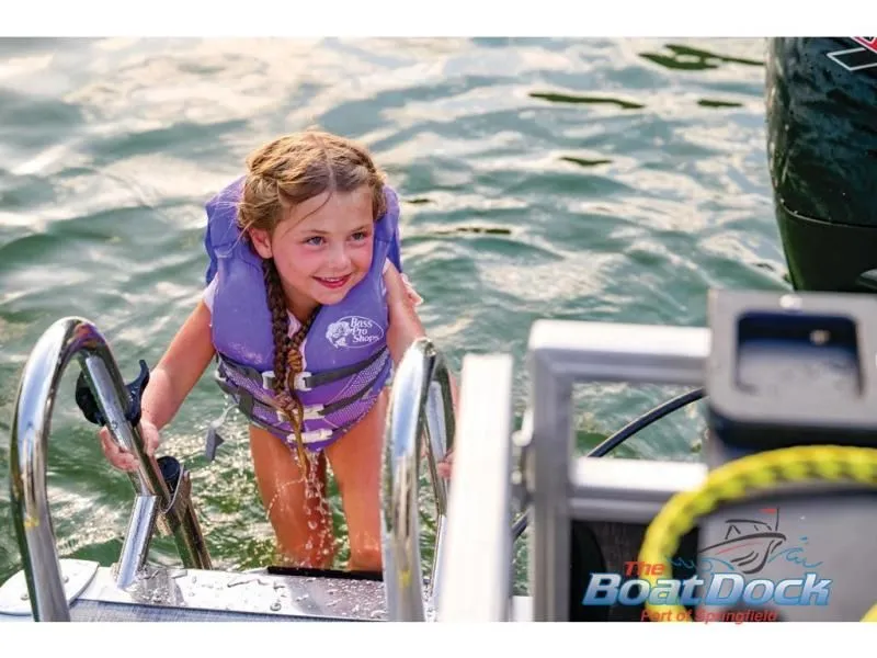 Slide: The Image of Sportfish 20 DLX 2026 - 81