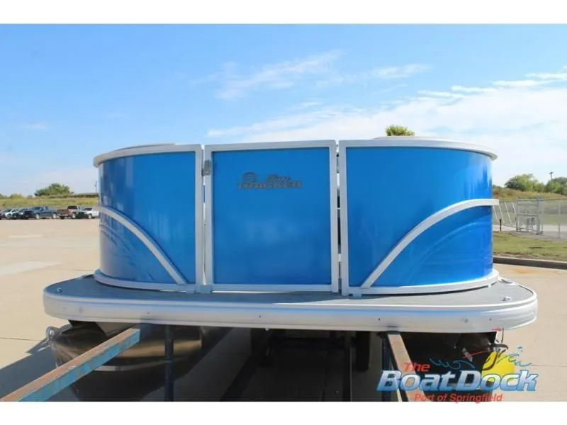 Slide: The Image of Party Barge 16 DLX 2026 - 4