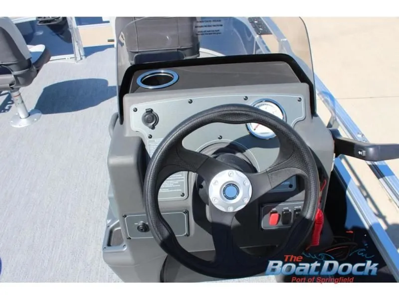 Slide: The Image of Bass Buggy 16 XL Select 16 XL Select 2026 - 10