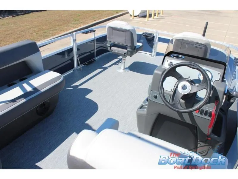 Slide: The Image of Bass Buggy 16 XL Select 16 XL Select 2026 - 13