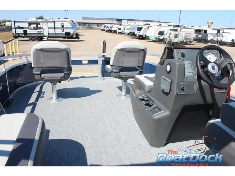 Slide: The Image of Bass Buggy 16 XL Select 16 XL Select 2026 - 17