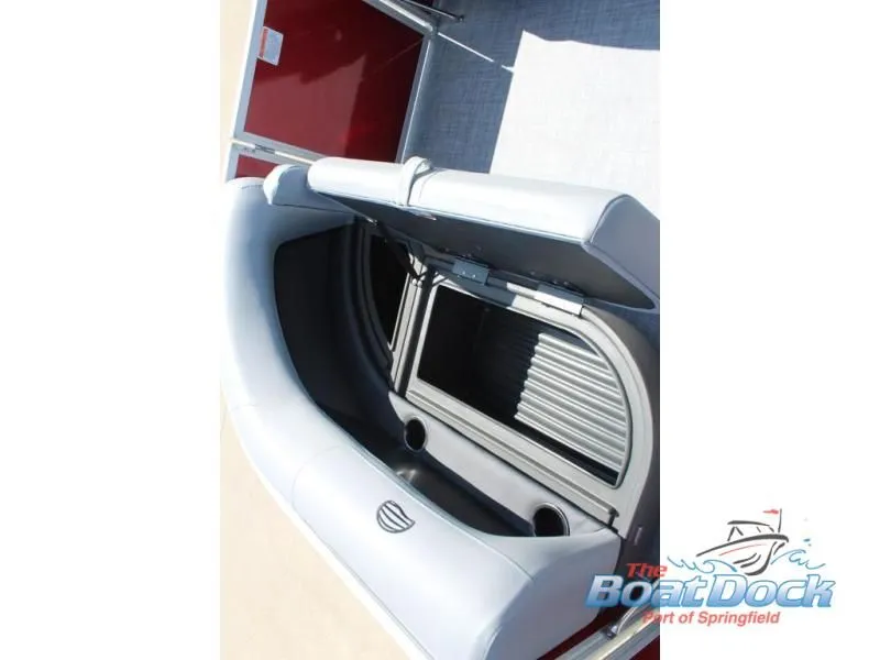 Slide: The Image of Party Barge 16 DLX 2026 - 16