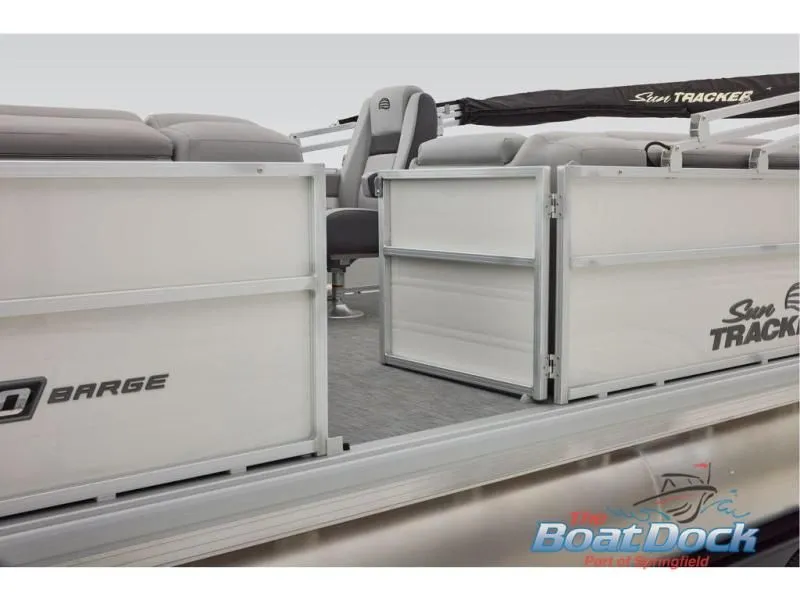 Slide: The Image of Party Barge 20 DLX 2026 - 40